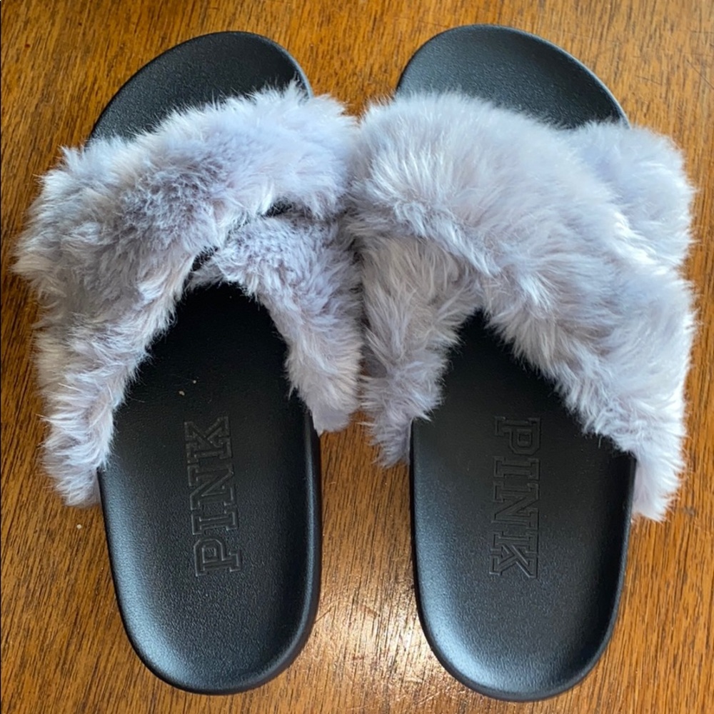 Victoria’s Secret PINK Gray Fuzzy Slippers Size M